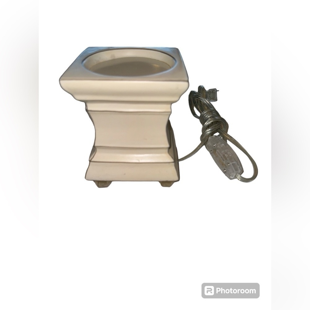 Gold Canyon Electric Footed Scent Pod Holder/Warmer
w/Timer.